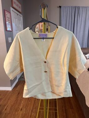Wisteria Lane Light Yellow Button-Front V-Neck Blouse